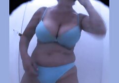 Curvy video porno gratis italiani mature cutie gode di mostrare il suo corpo